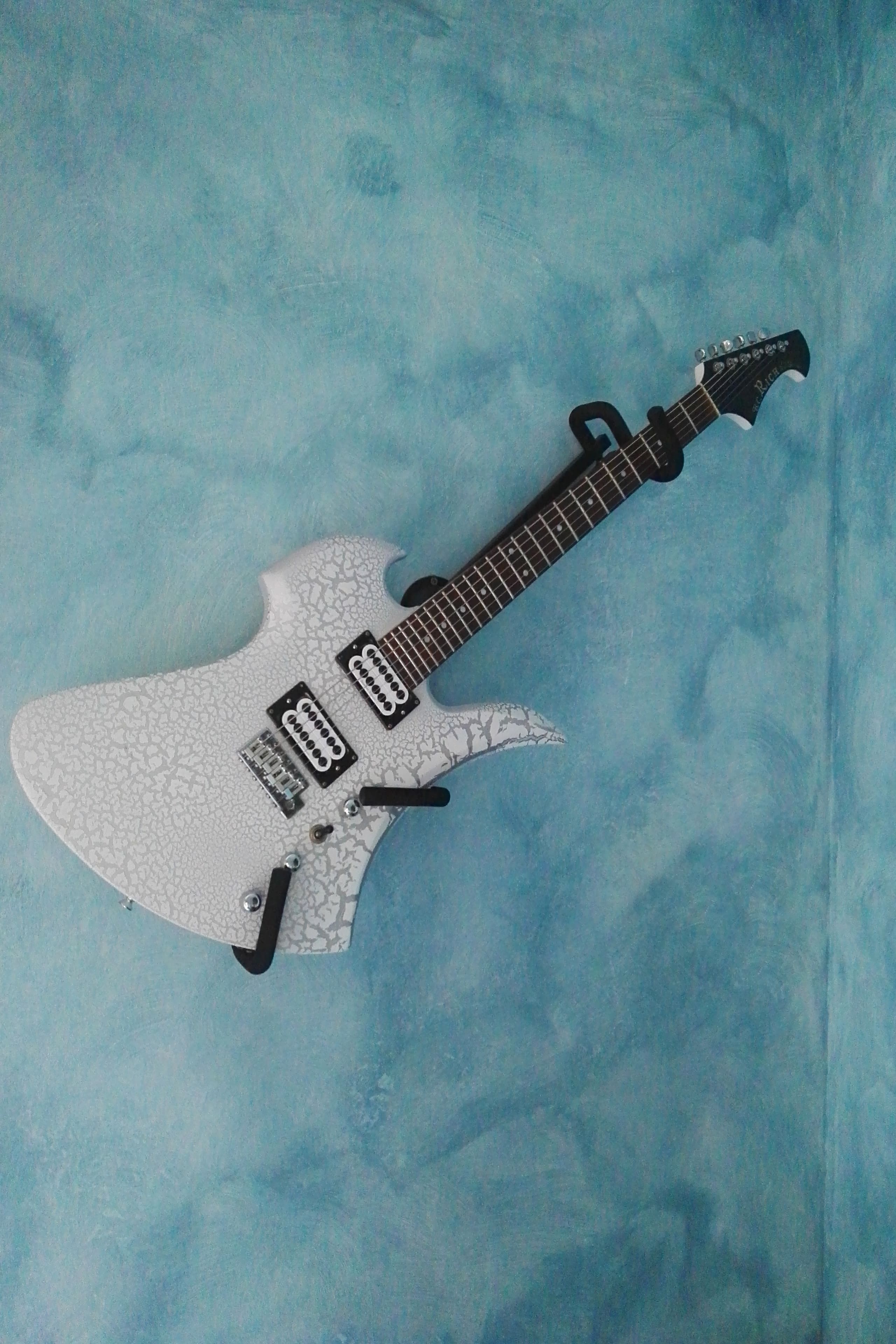 Verniciature artigianali per mobili in legno